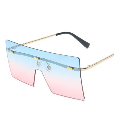 China Fashion Sunglasses Fashion Luxury Women Famous Brand Designer Oversized Big Frame Sunglasses River Sunglasses for sale