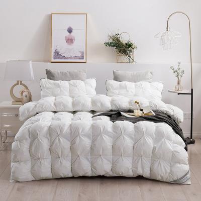 China Home Luxury Twist Feather Goose Down Bed Comforter Quilted Cotton Goose Down Duvet for sale