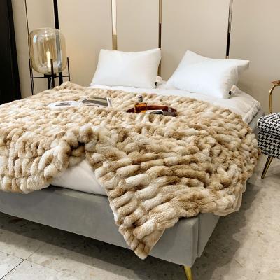 China Anti-Static Luxury Bedspread Comforter Thick Shaggy Winter Fleece Chunky Mink Faux Fur Blanket for sale