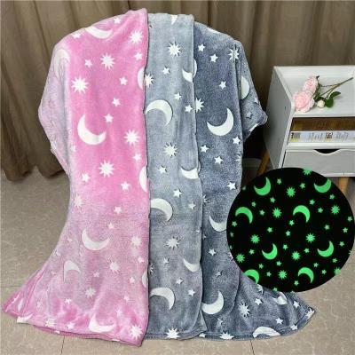 China Anti-Static Custom Christmas Kid Blankets Travel Winter Flannel Fleece Unicorn Glow In The Dark Blanket for sale