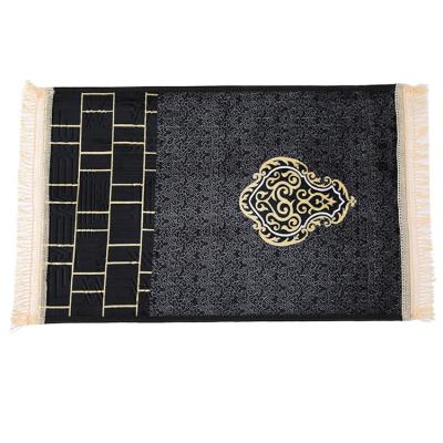 China Stain Resistant Factory Direct Sales Wholesale Muslim Embossed Blanket Prayer Mat Islamic Prayer Rug Worship for sale