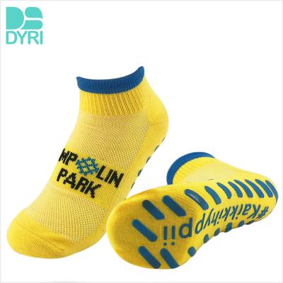 China QUICK DRY Yellow Bulk Sky Zone Bulk Kids Wholesale Custom Trampoline Sock Grips Anti Slip for sale