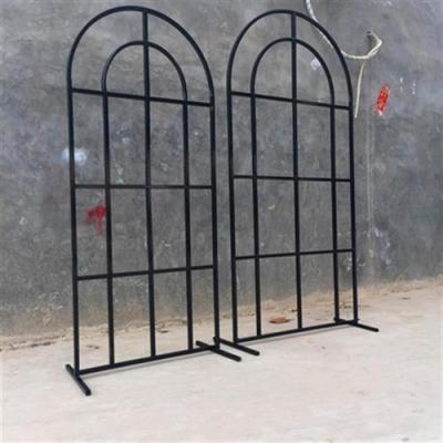 China Traditional Wrought Iron Shape Partition Garden Banquet Screen Wedding Art Partition for sale