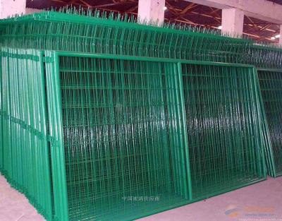 China Industrial Green Metal Mesh Fencing / PVC coat Welded Mesh Fence Panels for sale