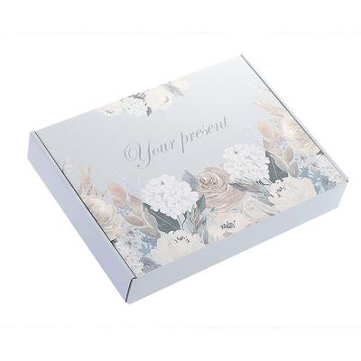 China Samll White Foldable Candle Box Recyclable Customized Packaging Mailing Mailer Boxes for sale