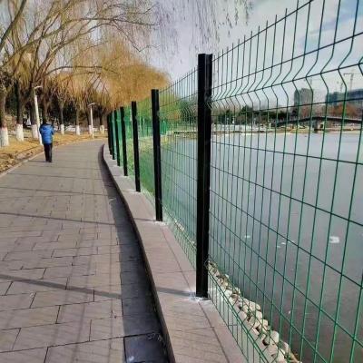 China Easily Assembled 3D Triangle Panel Bending Fence For 4x4 Farm Galvanized Welded Square Round Wire Mesh Fence Metal Fence Posts for sale