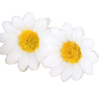 China Plastic+fabric drop shipping Chrysanthemum Hairpin Chrysanthemum Beach Holiday Bride Photo Hairpin Ornaments White Headdress for sale