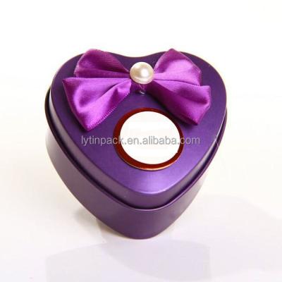 China Elegant heart shaped chocolate tin box for gift for sale