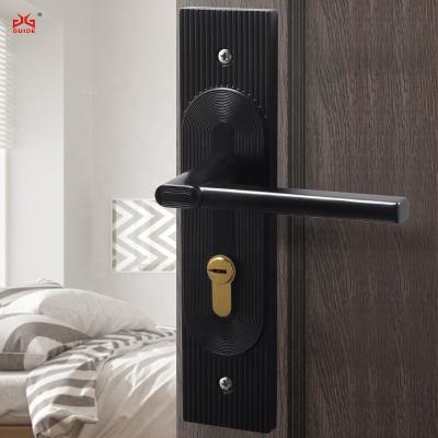 China Household door locks GUIDE hardware factory new design door lock door handle wholesale zinc alloy lever with lock for sale