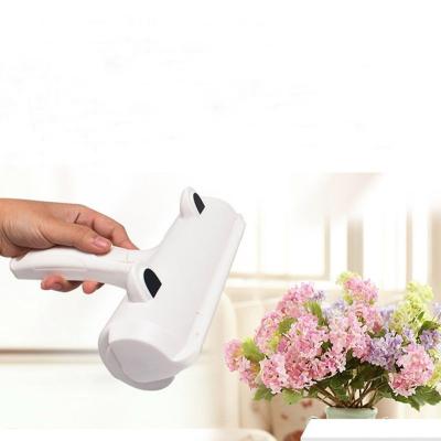 China Amazon Success Factory Wholesale Double Sided Dog Cat Fur Removal Lint Roller Self Cleaning Pet Hair Remover With Ear for sale