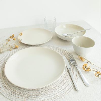 China Luxury Handmade Stoneware Joyye Bone China Dinner Set Sustainable Porcelain White Dinner Sets for sale