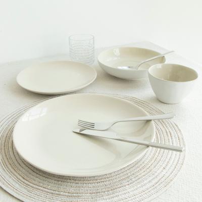 China Joyye New Design Bone China Dinnerware Set Viable Custom Elegance Ceramic Kitchen Dinnerware Dinner Set for sale