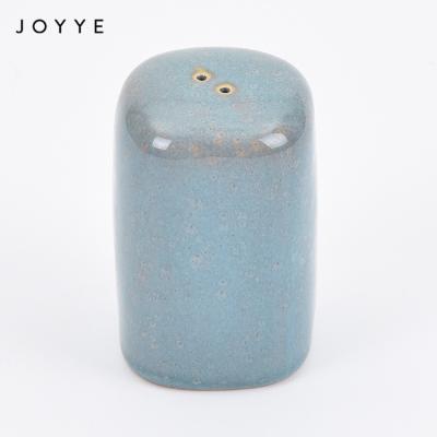 China Joyye Kitchen Stoneware Table Reactive Glaze Elegant Salt and Pepper Stocked Shaker Container for sale