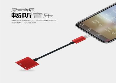 中国 赤いヘッドホーンの可聴周波ジャックのアダプター充満およびデータ転送機能 販売のため