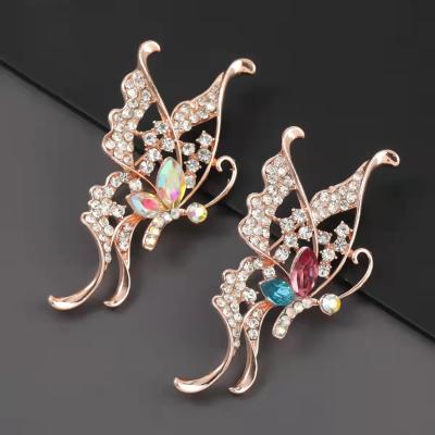 China Fashionable European and American alloy inlaid with beautiful diamond butterfly beautiful CIA fashion net red brooch brooch female super brooch for sale