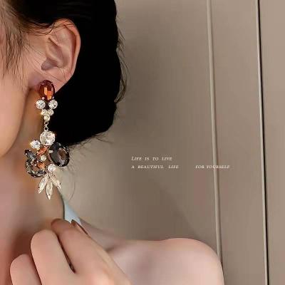 China FASHIONABLE 925 silver needle vintage diamond-encrusted crystal tassel earrings light up court style luxury earrings for women for sale