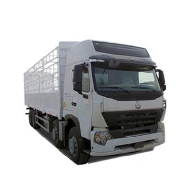 China Sinotruk HOWO 4x2 Tractor Truck Head With Low Price 6800x2496x2958mm for sale