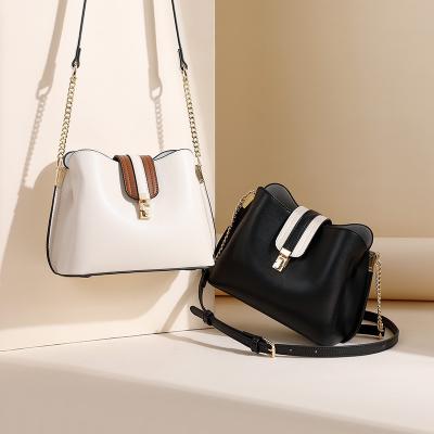 China Fashion PU Metal Chain Bucket Design Candy Leather Candy Colors Cross - Wholesale Women Luxury Handbags Body Bags for sale