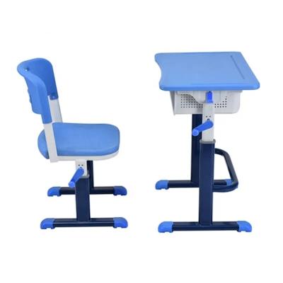 China Enige Hoogte Regelbare die Student Desk And Chair voor Jonge geitjes wordt geplaatst Te koop