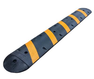 China Heavy Duty Rubber Roadway Safety 1830*300*58mm Speed ​​Bump for sale