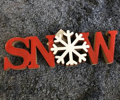 China Europe Polyresin MDF Letter Snow Handmade Table Decorative Red Wooden Plaque for sale