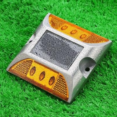 China Aluminum alloy and plastic road solar stud for sale