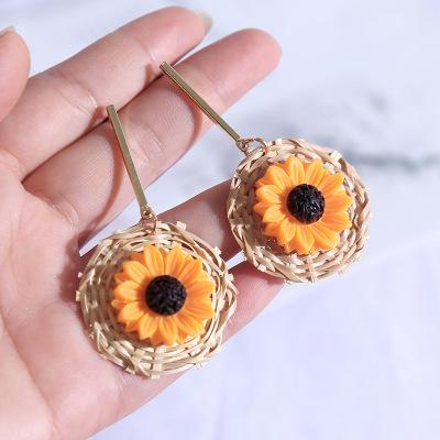 China 2021 Summer TRENDY Statistical Style Fashion Rattan Weave Sunflower Red Orange Earrings Drop Earrings Women