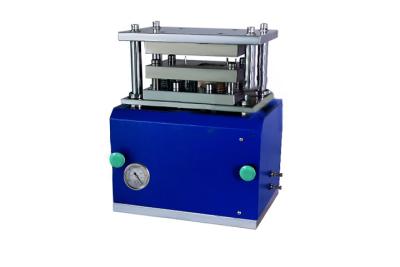 Cina Pneumatica Pocket Cell Aluminium Plastic Forming Machine per la fabbricazione di batterie in vendita