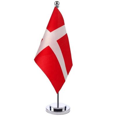 China 2022 WM Denmark table flag supporter danish standing desk flag for sale