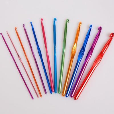 China Durable High Quality Craft Yarn Color Crochet Hooks Tools Aluminum Sewing Needles for sale