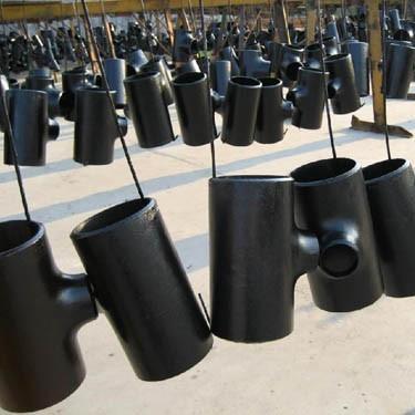 China From DN15 To DN3000 A234 WPB Carbon Steel Pipe Tee Black Reducing Tee Equal for sale