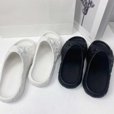 China Cushioning 2022 Summer Couple Model Medusa Head Slippers Fashion Trend Soft Flip Flops for sale