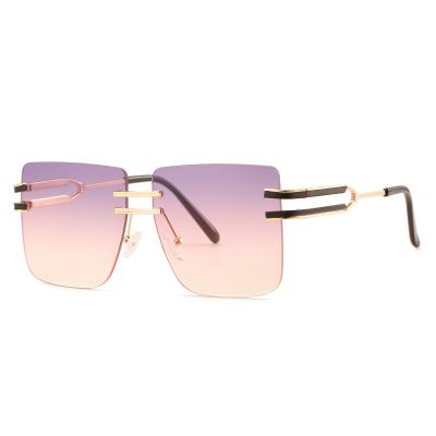 China 2022 Gradient Big Square Frame Square Sunglasses Retro Metal Glass Extra Large Sun Glasses for sale