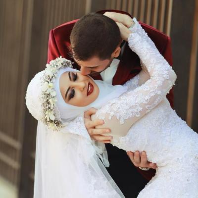 China Anti-wrinkle Matchyou Turtle Neck Long Sleeve Lace Up Muslim Wedding Dresses With Detachable Tail Arabic Wedding Dress for sale