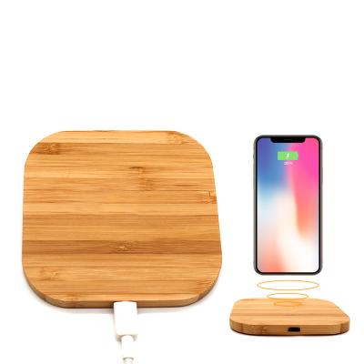 China Mobile Phone Charger Radio Wooden Bamboo Wireless Charger Portable Qi Charger for Mobile Phones for sale