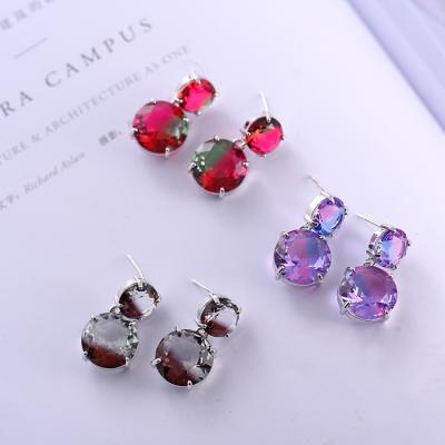 China 2019 ALLOY 3A Two Color Two Color Zircon Earrings Female Manufacturer New Retro Fashion Stud Earrings Personality for sale