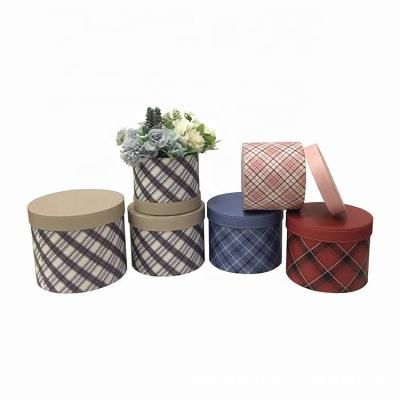 China Recyclable Hot Sale Lattice Cylinder Flower Gift Box Three Piece Set for sale