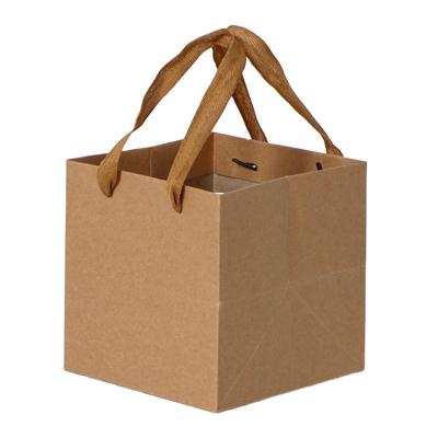 China Recyclable Recycled Black White Width Brown Kraft Paper Bag For Cake Box , Big Size Square Pizza Flowers Paper Carry Bag for sale