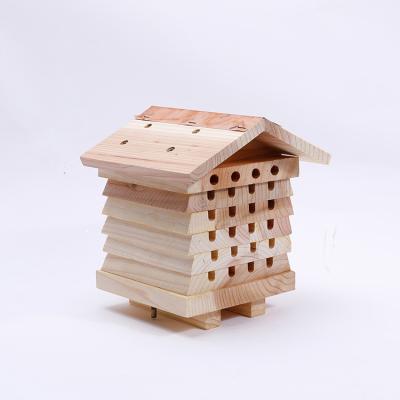 China Small and Tasty Christmas Bird Cage Aviary Wooden Kits Wooden Bird Houses Good Quality Viable for sale