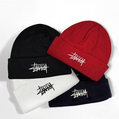 China COMMON keep warm, fashionable and comfortable for fall and winter custom logo beanies for sale