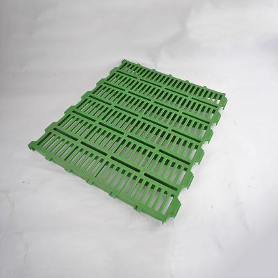 China Hog Piggery Piglets Plastic Slatted Flooring For Nursery Farrowing 200kgs/Pcs Loading for sale