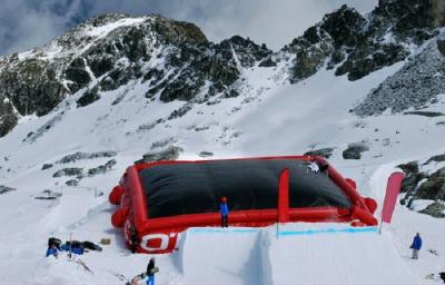 중국 Snowboard 게임을 위한 Customzied 에어백 옥외 팽창식 장난감 판매용