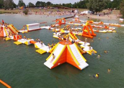 China Het drijvende Aqua Sports Water Park Inflatable-Park van de het Waterdia van de Jonge geitjesbinnenplaats Te koop