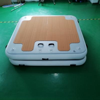 Chine Dock flottant 2x2m gonflable fait sur commande avec la main de pied ou la pompe électrique à vendre