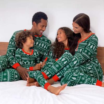 China 2021 Winter New Breathable Christmas Print Contrast Color Family Sets Christmas Pajamas Two Piece Sets for sale