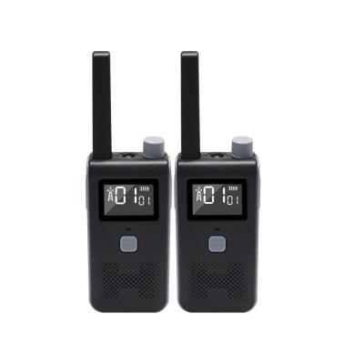 China 3-5KM Walkie Talkies recargables de largo alcance con pantalla LED de función Vox y modo de ahorro de energía 8/22 canales en venta