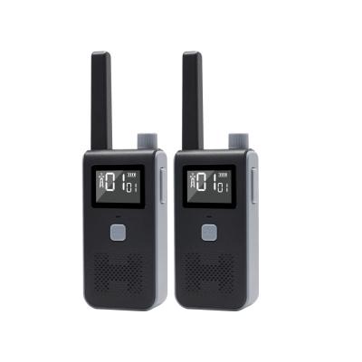 China Canales reales mostrados en pantalla LED Walkie Talkies recargables Protable Kids Walkie Talkie con modo de ahorro de energía Sí en venta