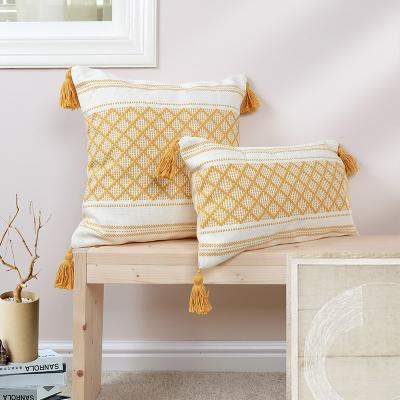 China Antistatic Yarn Dyed Tassel Cushion Cover , Washable Woven Decorative Cushion Cover for sale