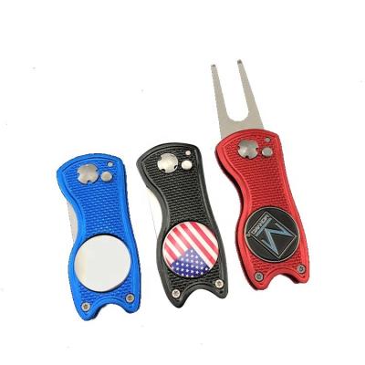 China Custom Logo Zinc Alloy + Steel Folding Retractable Golf Digging Digging Tool for sale