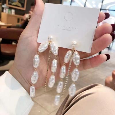 China Customization FASHIONABLE baroque style CHENGYI irregular pearl jewelry dangle long drop earring pearl earring for ladies for sale